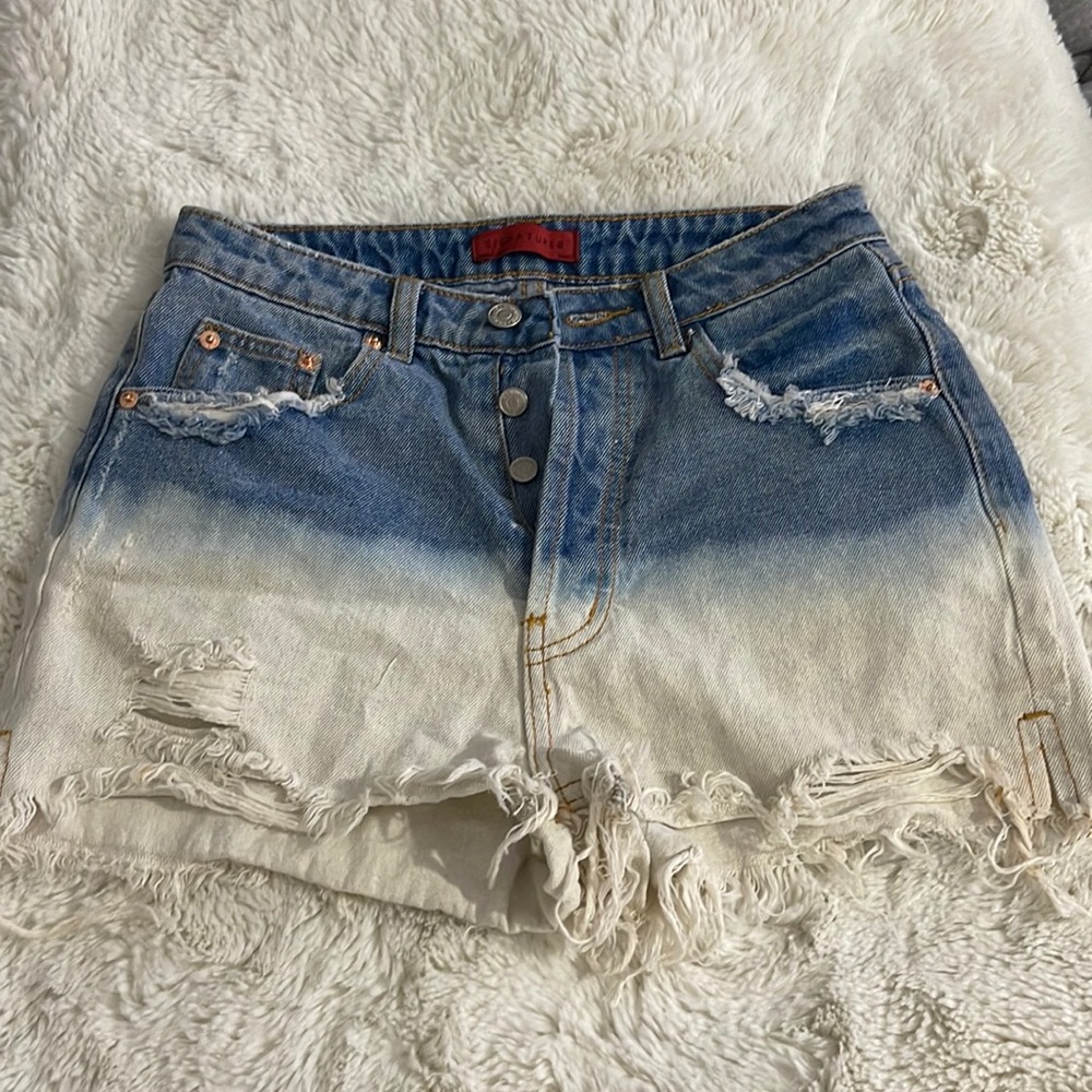 VYVACIOUS shorts!!